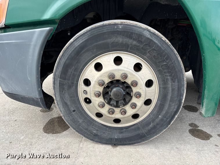 image for item FG1046 2017 Freightliner Cascadia 125 semi truck