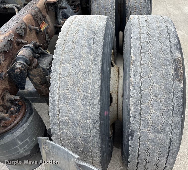 image for item FG1046 2017 Freightliner Cascadia 125 semi truck