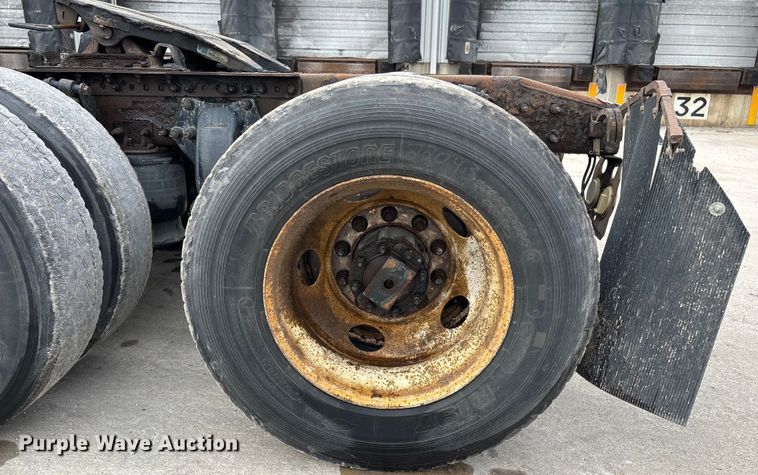 image for item FG1046 2017 Freightliner Cascadia 125 semi truck