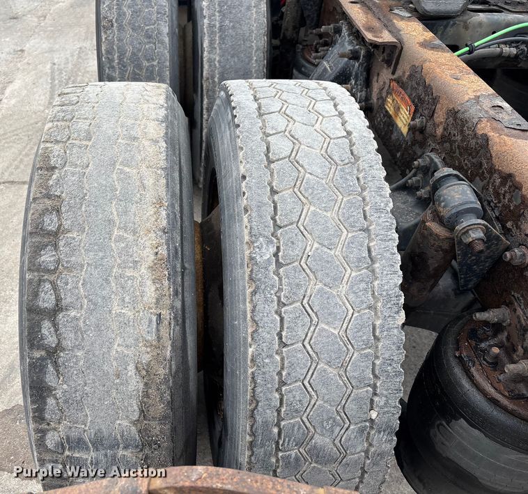 image for item FG1046 2017 Freightliner Cascadia 125 semi truck