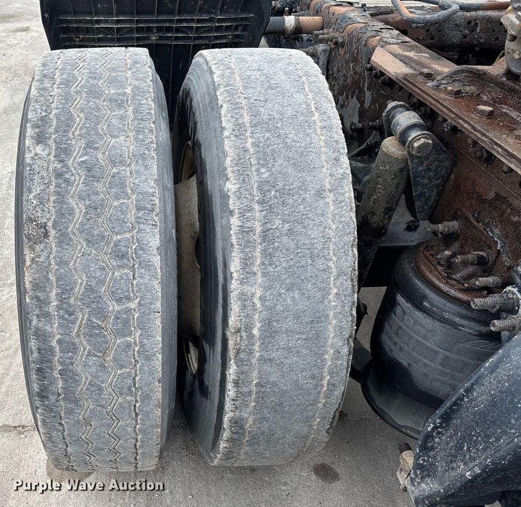 image for item FG1046 2017 Freightliner Cascadia 125 semi truck