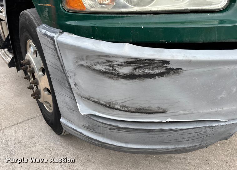 image for item FG1047 2016 Mack CXU613 semi truck