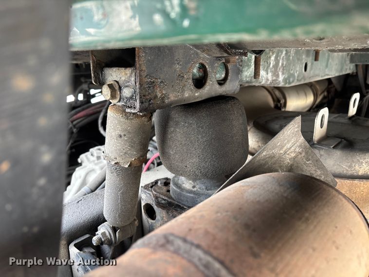 image for item FG1047 2016 Mack CXU613 semi truck