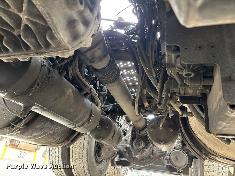 image for item FG1047 2016 Mack CXU613 semi truck