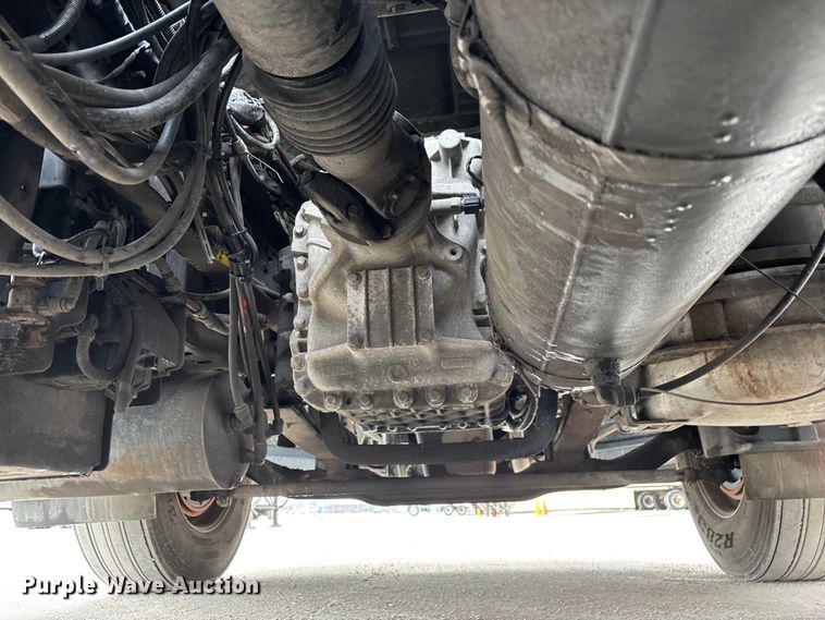 image for item FG1047 2016 Mack CXU613 semi truck