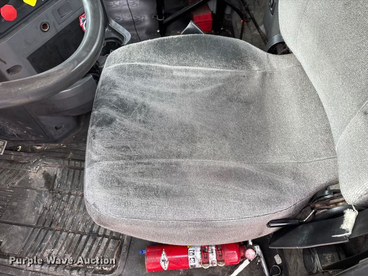 image for item FG1047 2016 Mack CXU613 semi truck