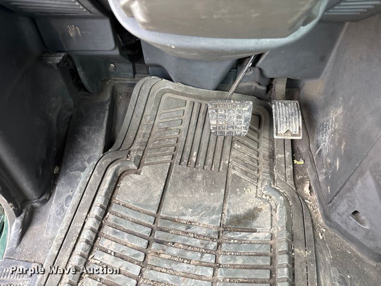 image for item FG1047 2016 Mack CXU613 semi truck