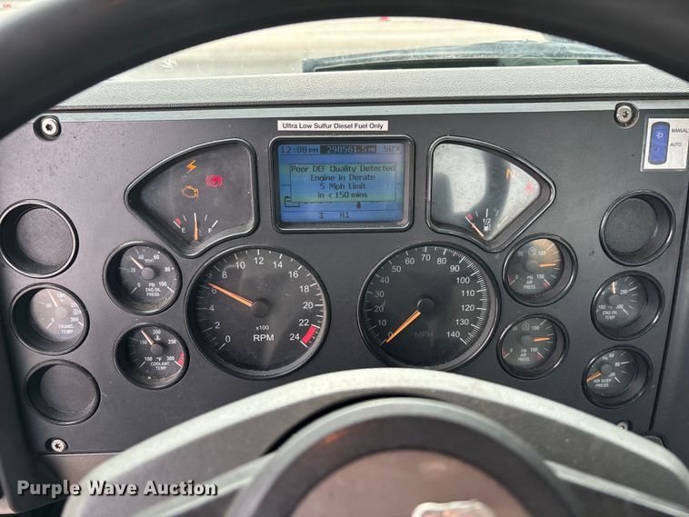 image for item FG1047 2016 Mack CXU613 semi truck