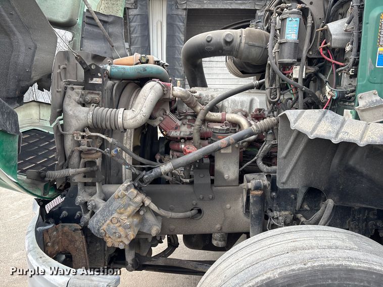 image for item FG1047 2016 Mack CXU613 semi truck