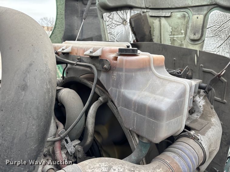 image for item FG1047 2016 Mack CXU613 semi truck