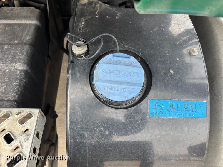 image for item FG1047 2016 Mack CXU613 semi truck