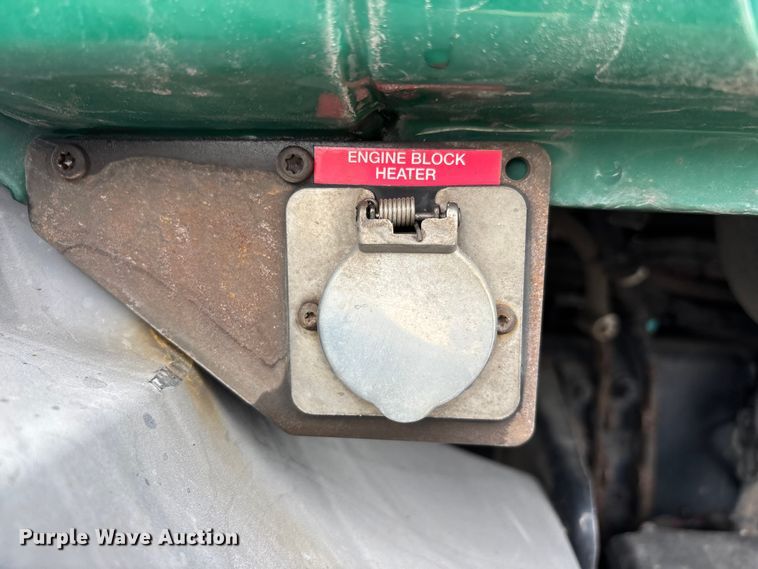 image for item FG1047 2016 Mack CXU613 semi truck