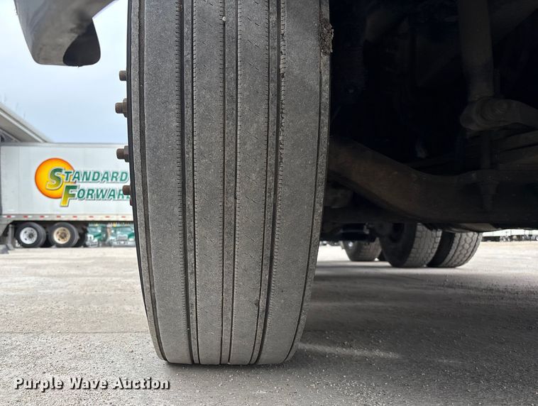 image for item FG1047 2016 Mack CXU613 semi truck