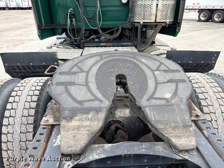 image for item FG1048 2016 Mack CXU613 semi truck