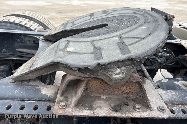 image for item FG1048 2016 Mack CXU613 semi truck