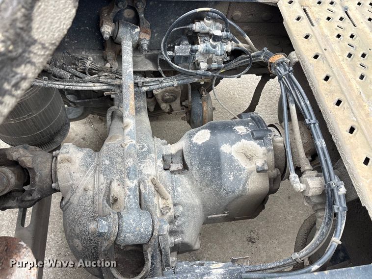 image for item FG1048 2016 Mack CXU613 semi truck