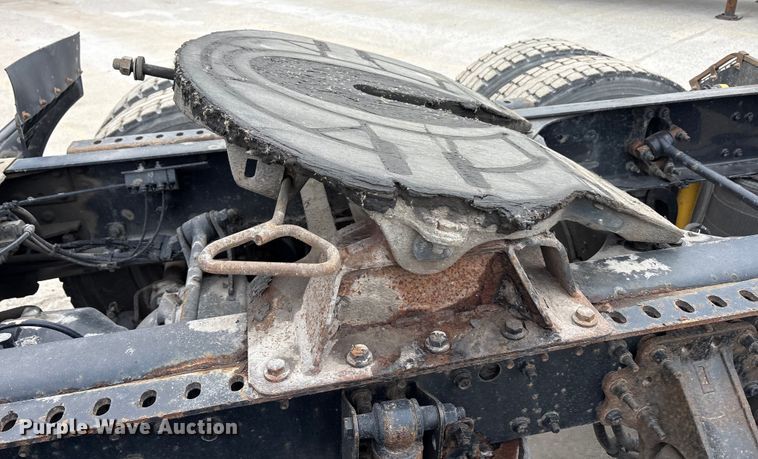 image for item FG1048 2016 Mack CXU613 semi truck