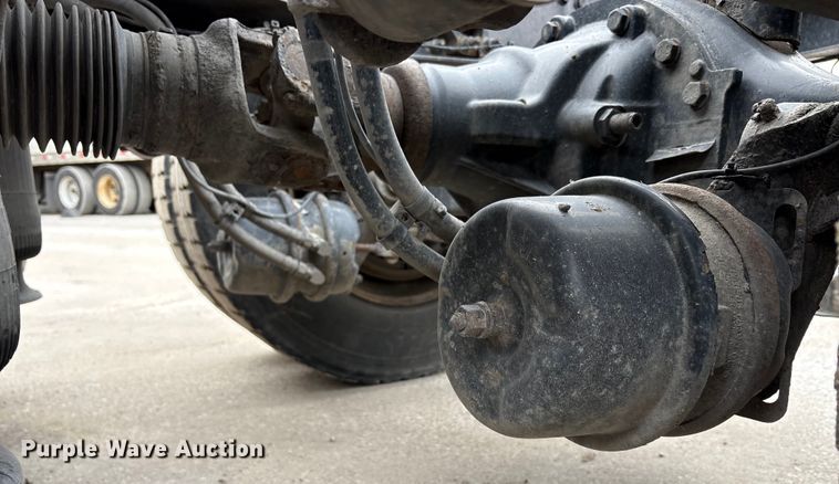 image for item FG1048 2016 Mack CXU613 semi truck