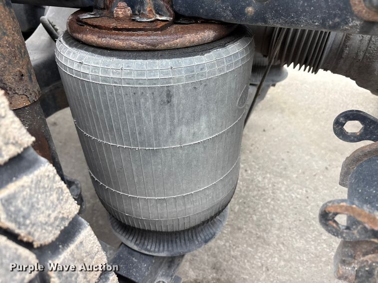 image for item FG1048 2016 Mack CXU613 semi truck