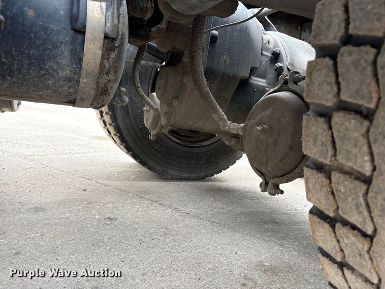 image for item FG1048 2016 Mack CXU613 semi truck