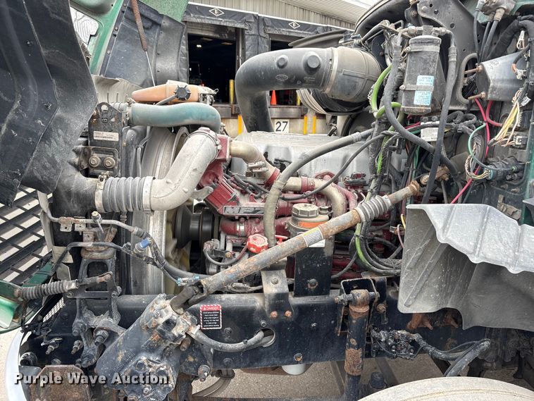 image for item FG1048 2016 Mack CXU613 semi truck