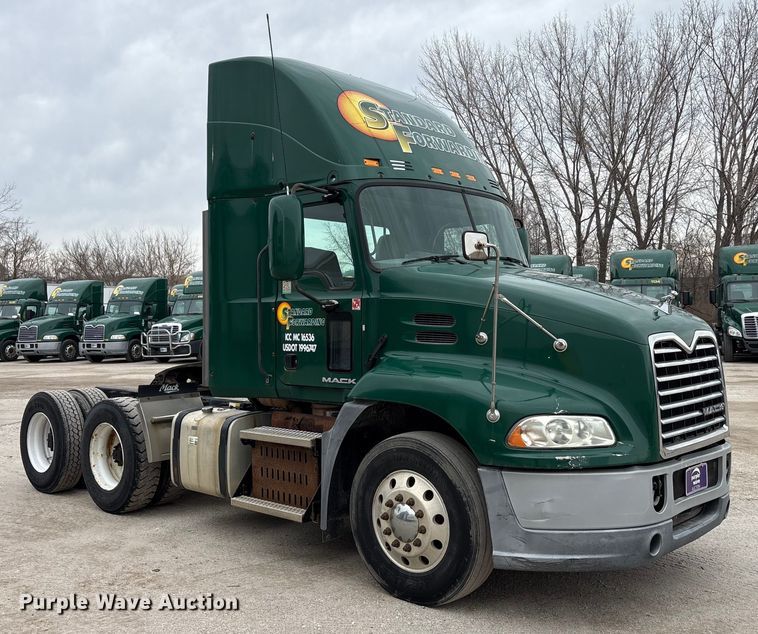 image for item FG1049 2016 Mack CXU613 semi truck