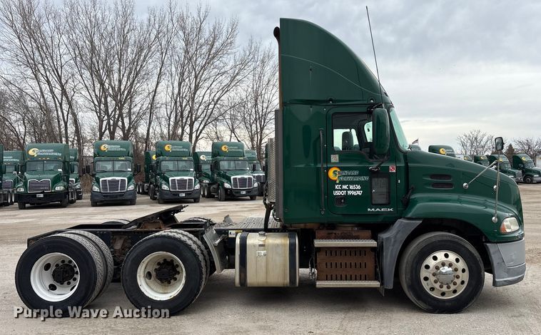 image for item FG1049 2016 Mack CXU613 semi truck