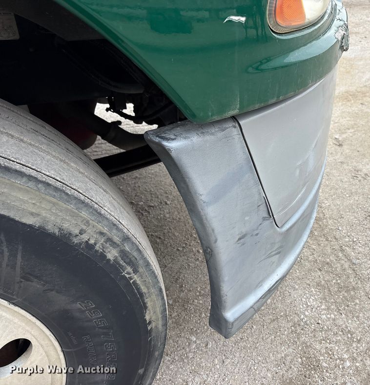 image for item FG1049 2016 Mack CXU613 semi truck