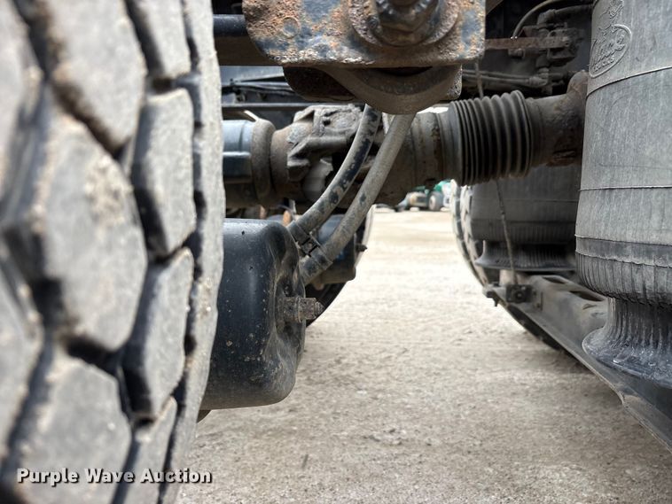 image for item FG1049 2016 Mack CXU613 semi truck