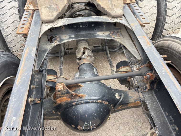 image for item FG1049 2016 Mack CXU613 semi truck