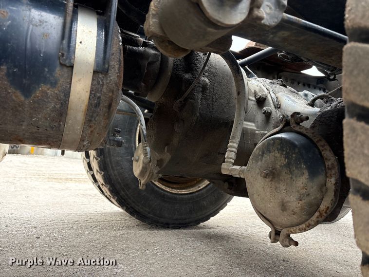 image for item FG1049 2016 Mack CXU613 semi truck