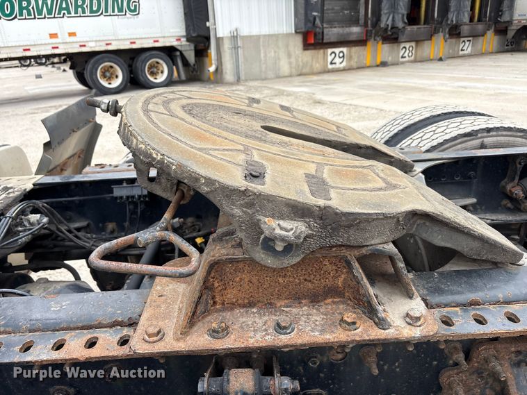 image for item FG1049 2016 Mack CXU613 semi truck