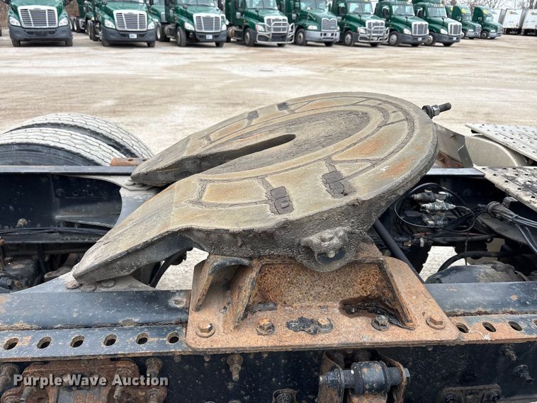 image for item FG1049 2016 Mack CXU613 semi truck