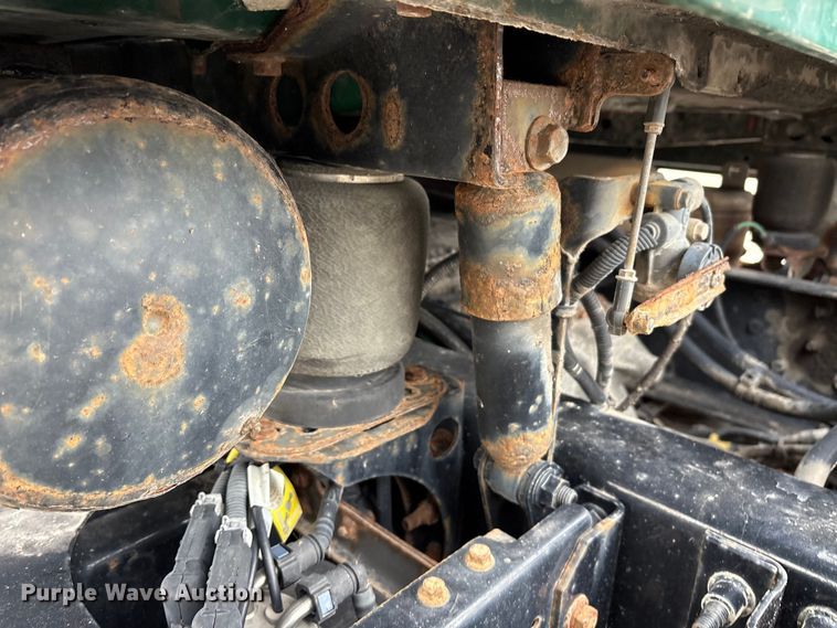 image for item FG1049 2016 Mack CXU613 semi truck