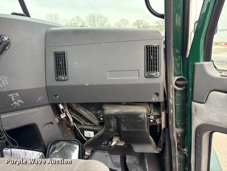 image for item FG1049 2016 Mack CXU613 semi truck