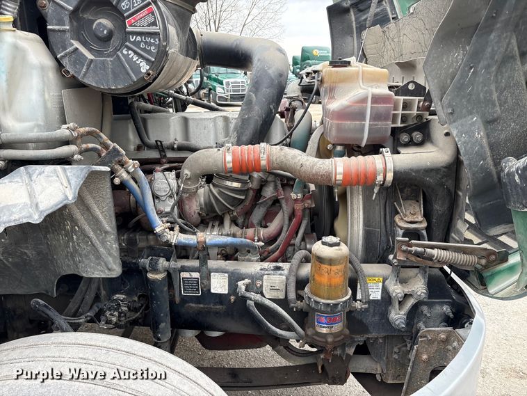 image for item FG1049 2016 Mack CXU613 semi truck