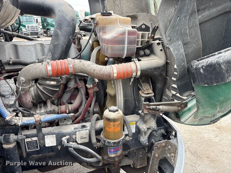 image for item FG1049 2016 Mack CXU613 semi truck