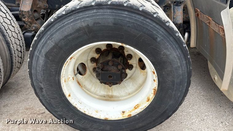 image for item FG1049 2016 Mack CXU613 semi truck