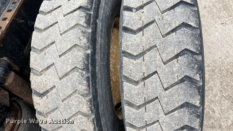 image for item FG1049 2016 Mack CXU613 semi truck