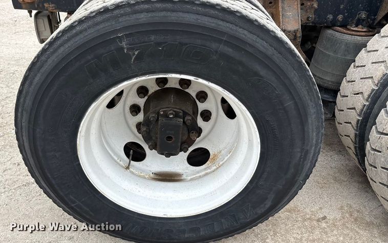 image for item FG1049 2016 Mack CXU613 semi truck