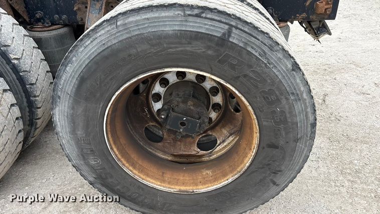 image for item FG1049 2016 Mack CXU613 semi truck