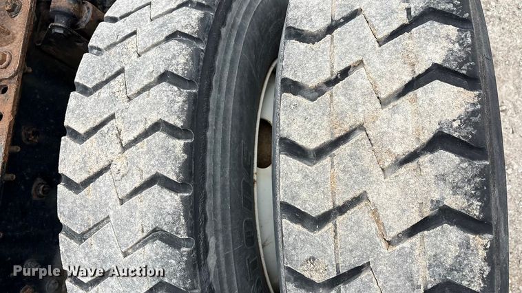 image for item FG1049 2016 Mack CXU613 semi truck