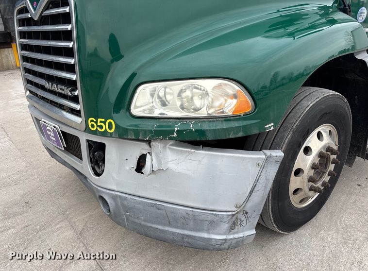 image for item FG1050 2016 Mack CXU613 semi truck