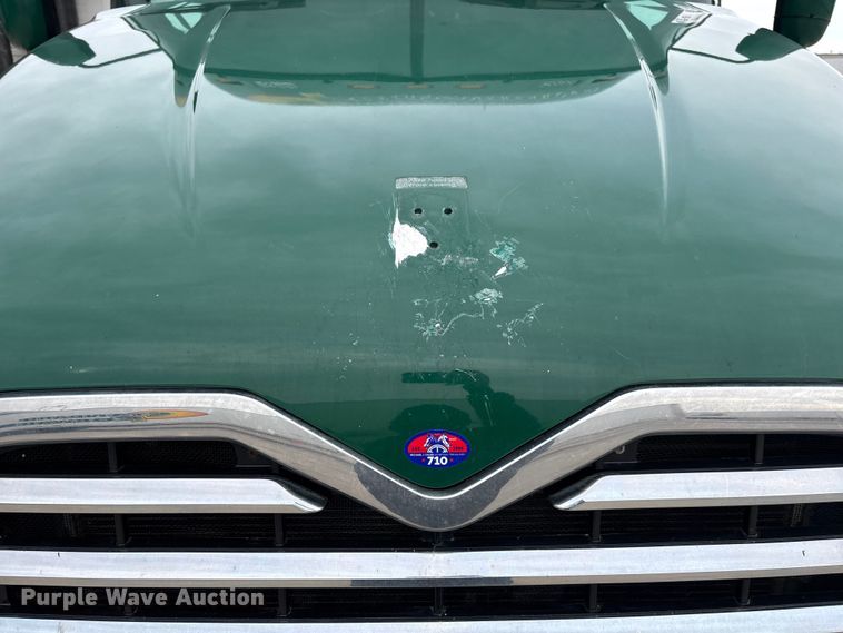 image for item FG1050 2016 Mack CXU613 semi truck