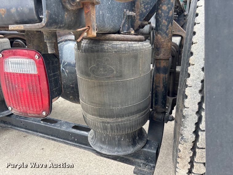 image for item FG1050 2016 Mack CXU613 semi truck