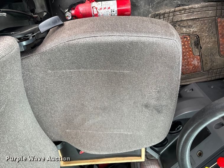 image for item FG1050 2016 Mack CXU613 semi truck