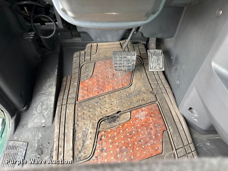 image for item FG1050 2016 Mack CXU613 semi truck