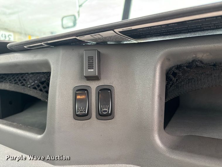 image for item FG1050 2016 Mack CXU613 semi truck