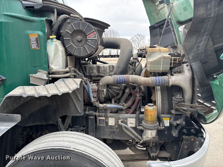 image for item FG1050 2016 Mack CXU613 semi truck