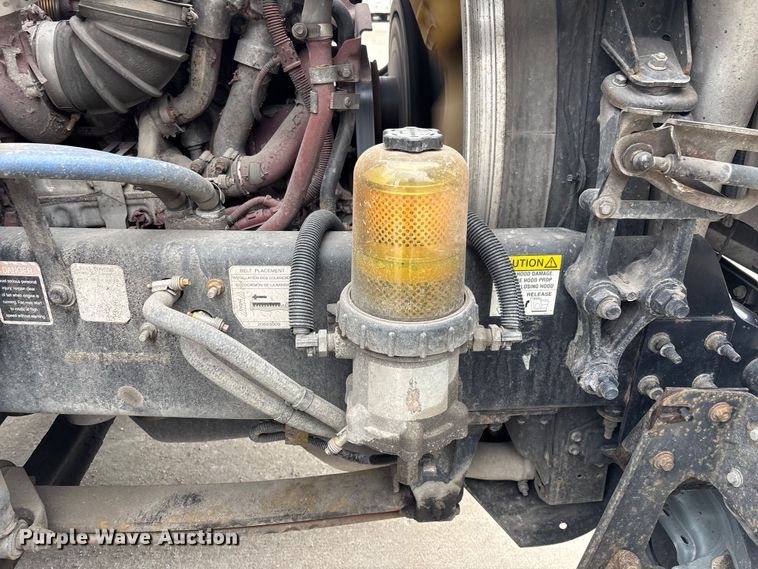 image for item FG1050 2016 Mack CXU613 semi truck